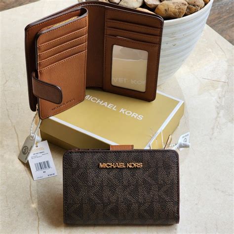 michael kors jet set travel bifold zip wallet ebay|Michael Kors jetsetter wallet.